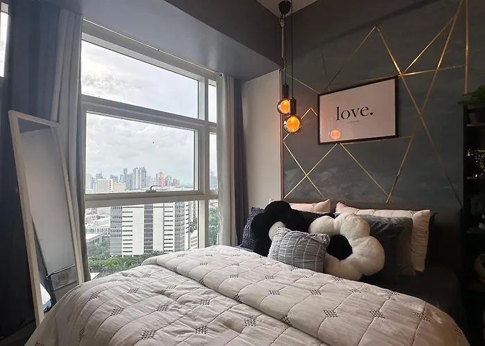 アパートホテル Luxent Ashen Gray Business Centre Living マニラ市