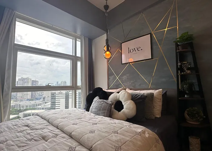 Luxent Ashen Gray Business Centre Living マニラ市