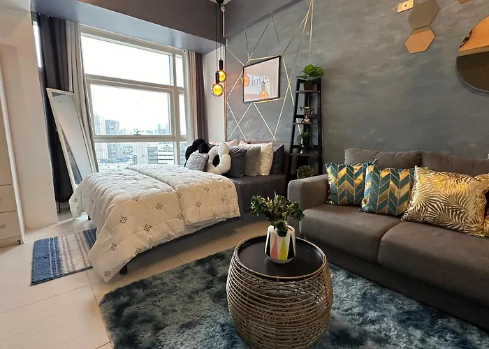 Luxent Ashen Gray Business Centre Living * マニラ市