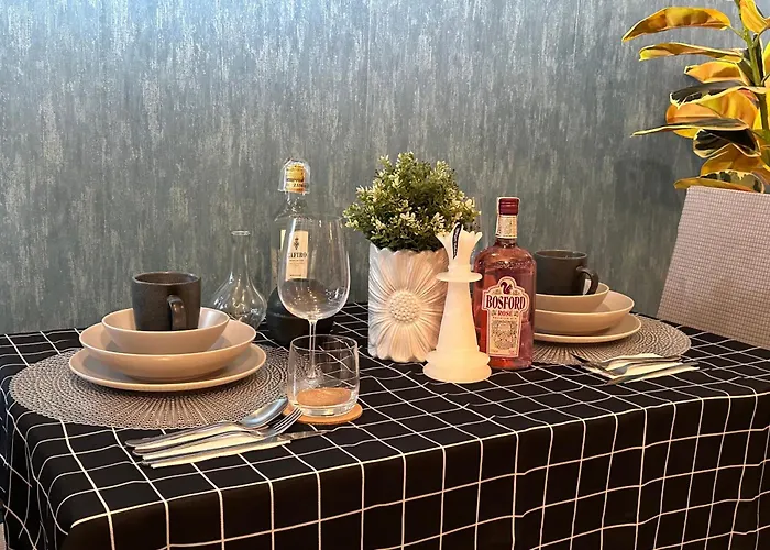 アパートホテル Luxent Ashen Gray Business Centre Living マニラ市