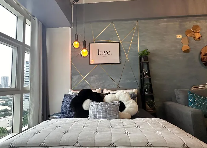 Luxent Ashen Gray Business Centre Living マニラ市