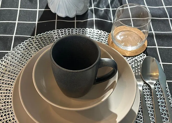 Luxent Ashen Gray Business Centre Living アパートホテル