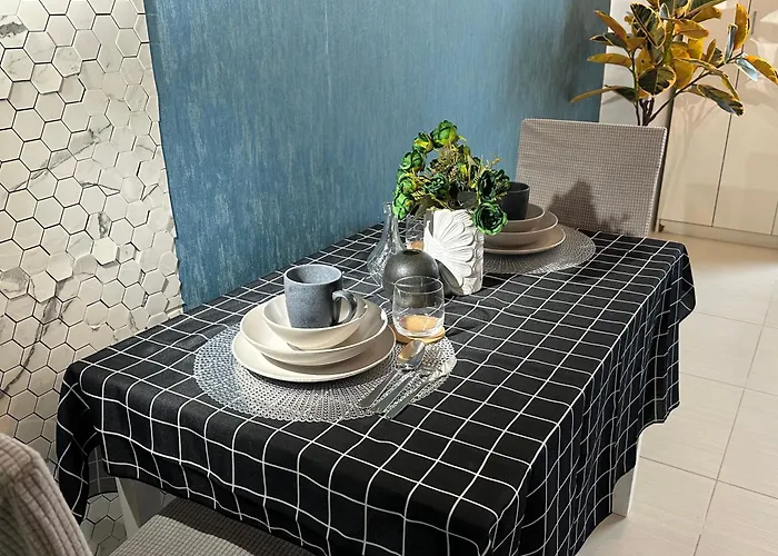 Luxent Ashen Gray Business Centre Living アパートホテル *