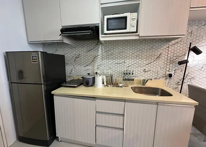Luxent Ashen Gray Business Centre Living * マニラ市